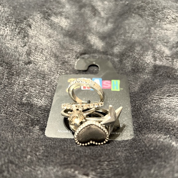 🌼 Set Of 5 Rings - Picture 1 of 4